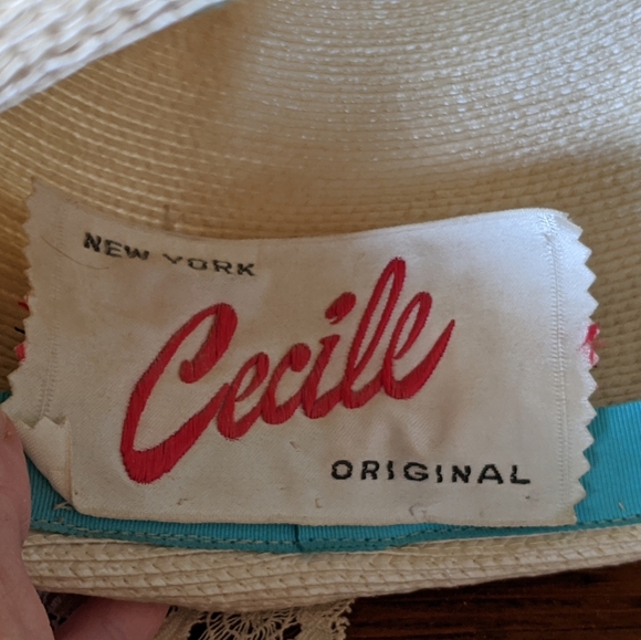 Vintage Woman's 1960's Straw Hat - Picture 4 of 4